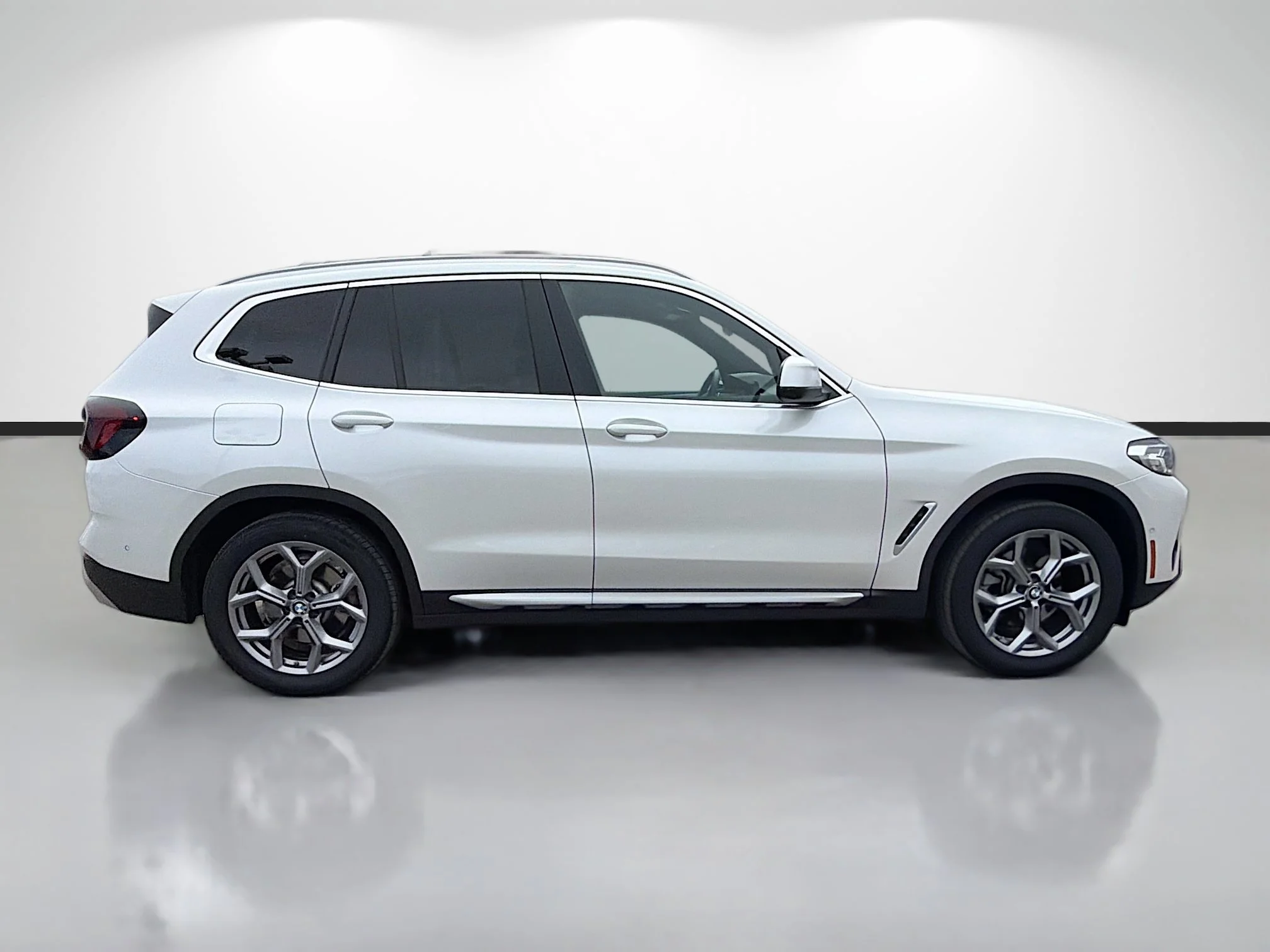 Certified Used 2023 Mineral White Metallic BMW sDrive30i image 2