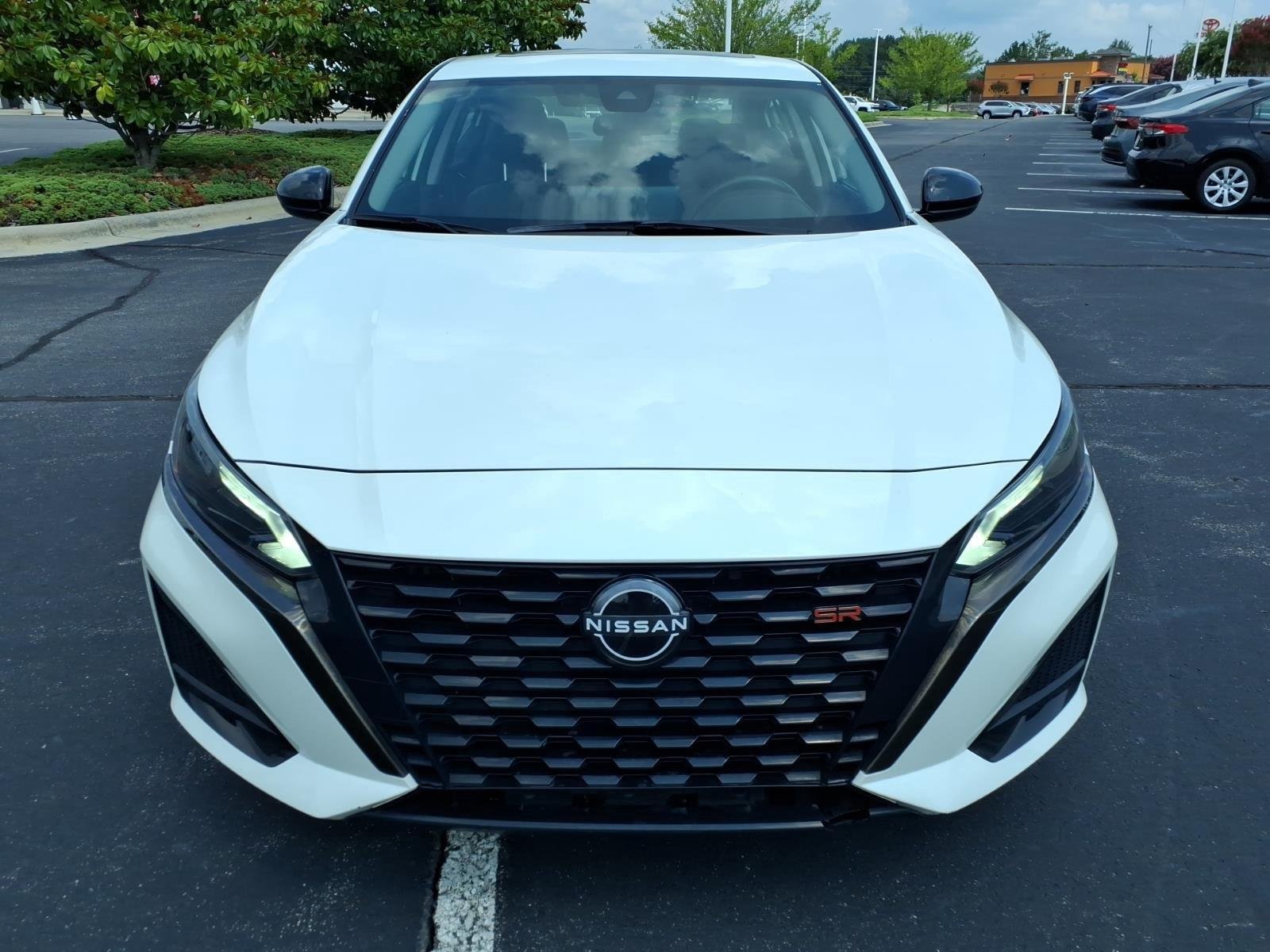 Used 2023 Pearl White Tricoat Nissan 2.5 SR image 10