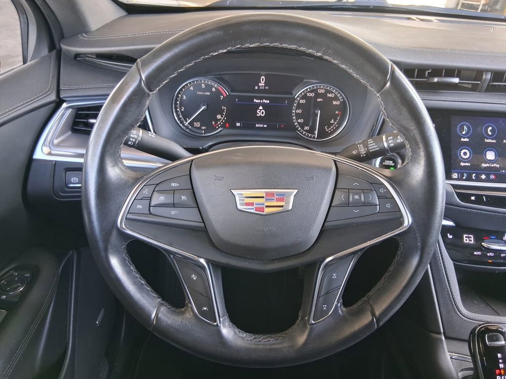 Used 2022 Crystal White Tricoat Cadillac Luxury image 10
