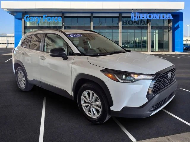 2025 Toyota Corolla Cross LE