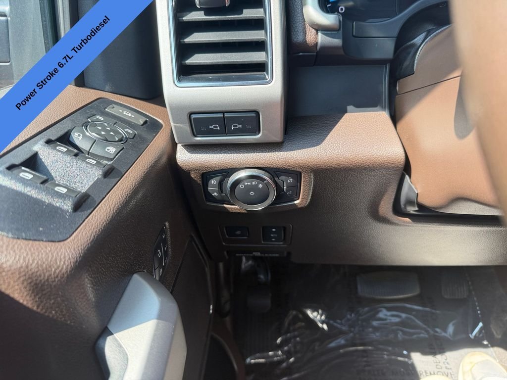 Used 2022 Red Ford King Ranch image 20