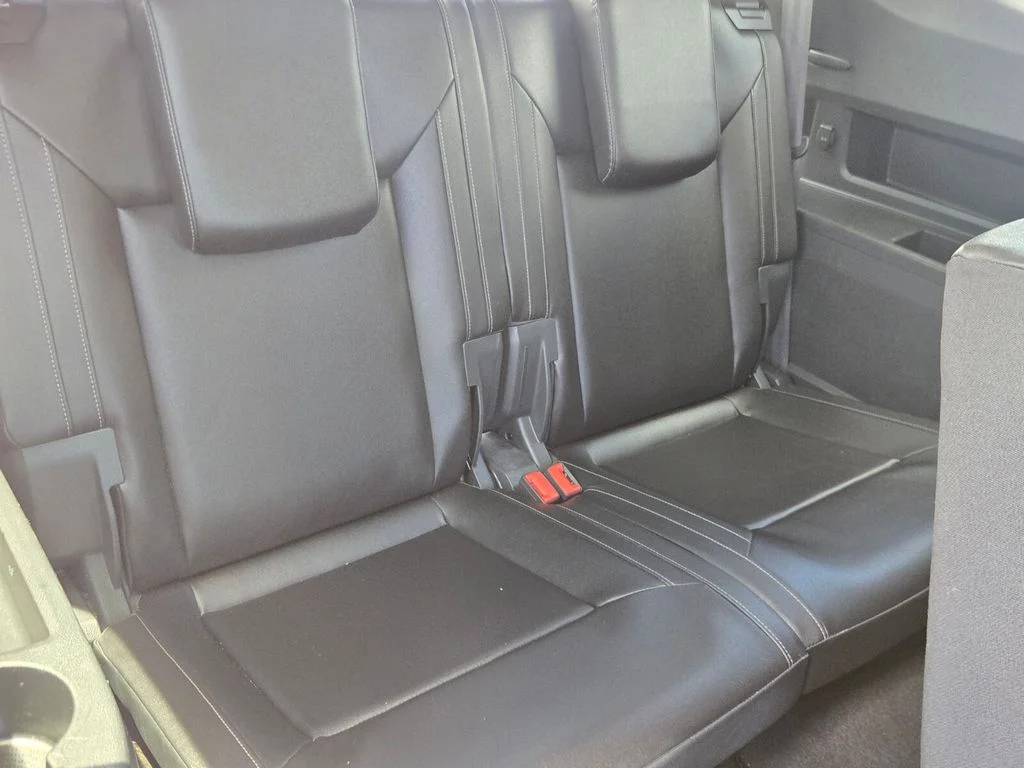Used 2018 Gray Volkswagen SEL image 8