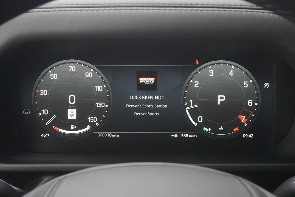 2026 Land Rover Defender V8 - Photo 11