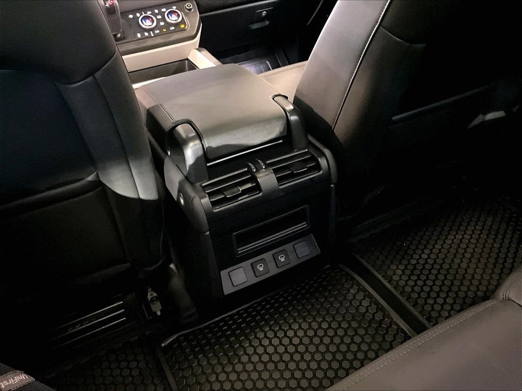 Used 2025 Blue Land Rover S image 29