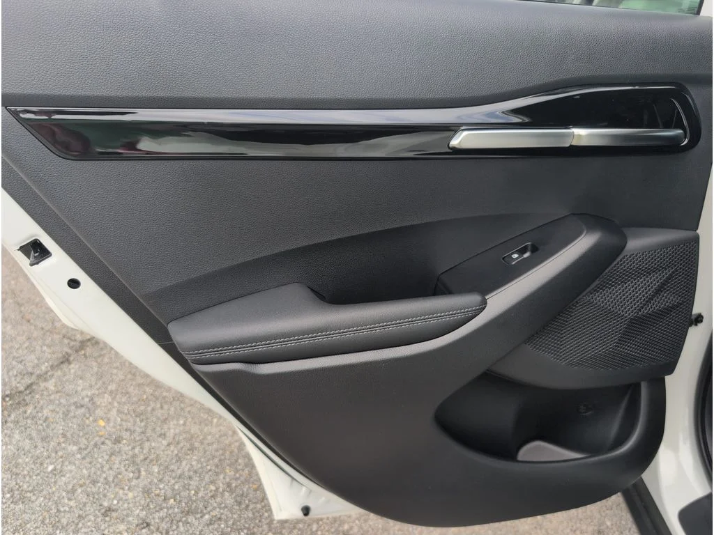 New 2026 Snow White Pearl Kia S image 31