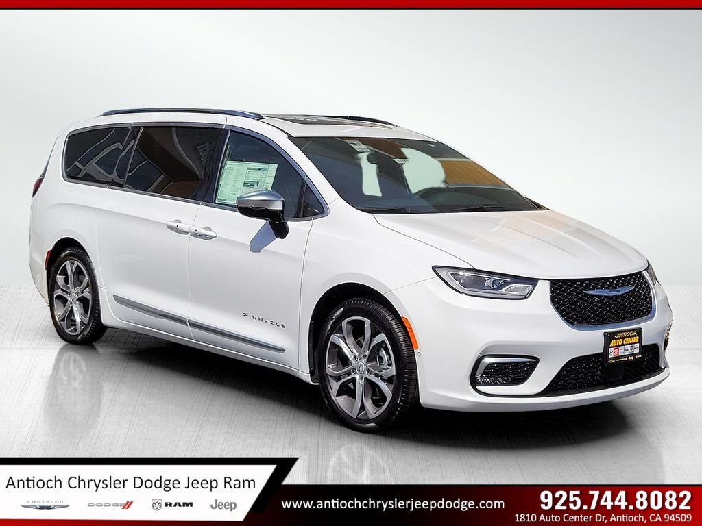 2026 Chrysler Pacifica Pinnacle's photo