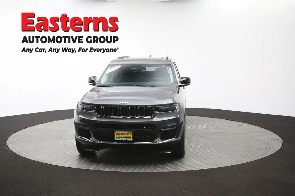 Used 2022 Gray Jeep Limited image 57