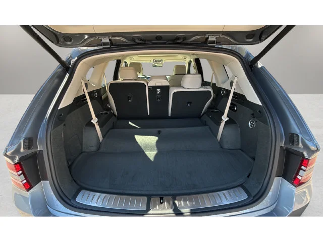 Used 2026 Silver Genesis 2.5T Advanced image 32