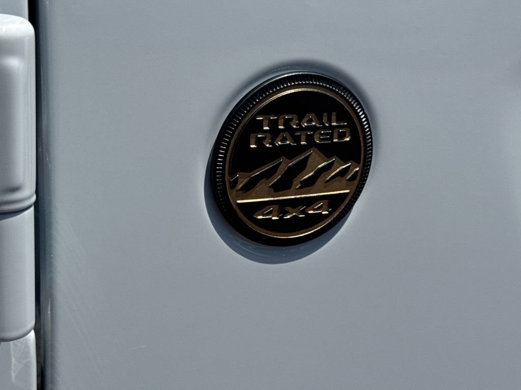 New 2026 Bright White Clear-Coat Exterior Paint Jeep 85th Anniversary Edition image 10