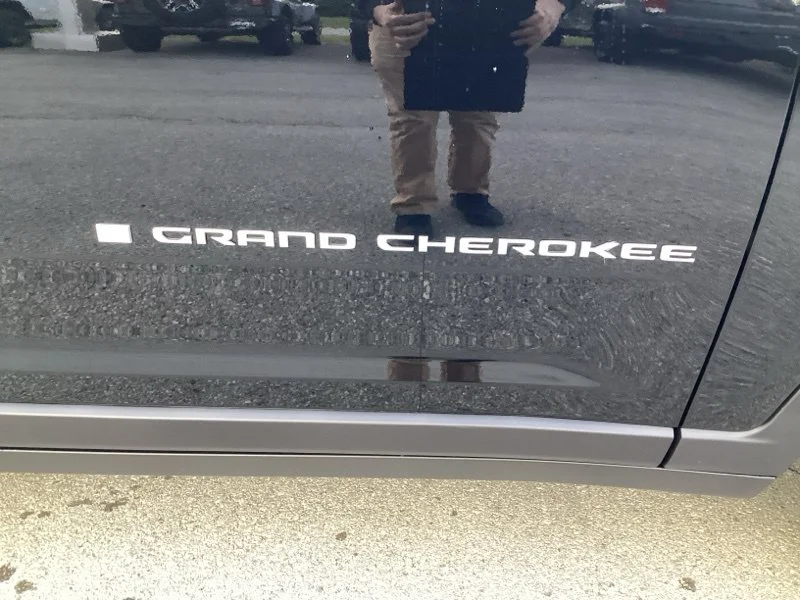2025 Jeep Grand Cherokee Laredo - Photo 10