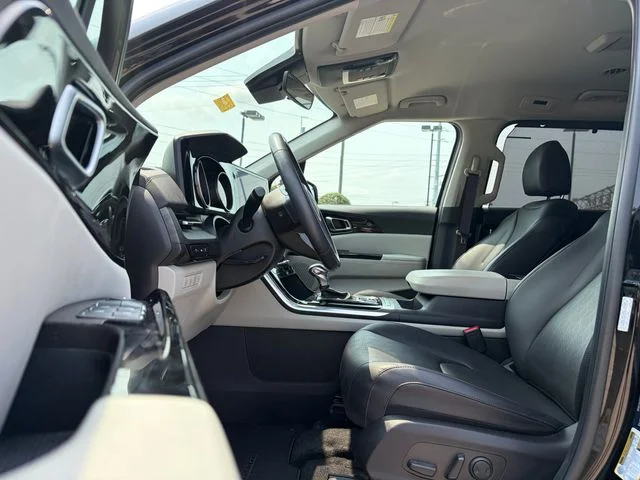 Used 2024 Black Kia EX image 21
