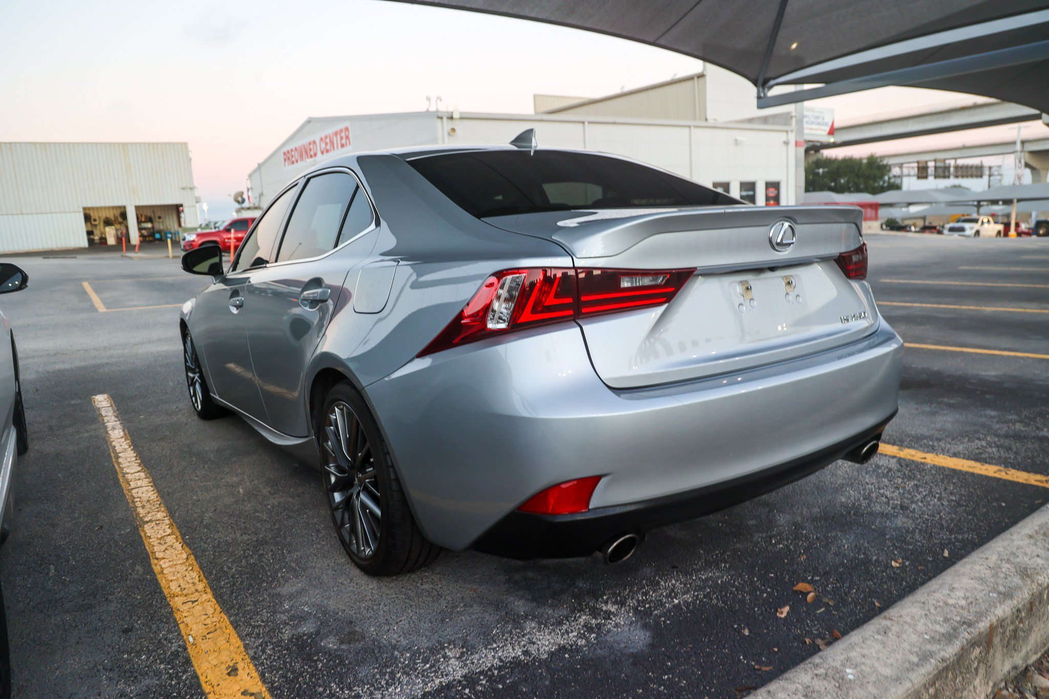 Used 2015 SILVER LINING MET Lexus  image 9