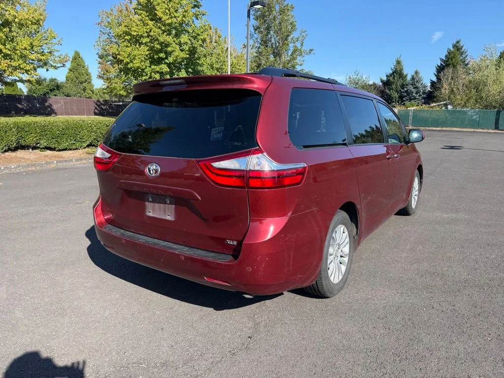 Used 2016 Salsa Red Pearl Toyota XLE image 7