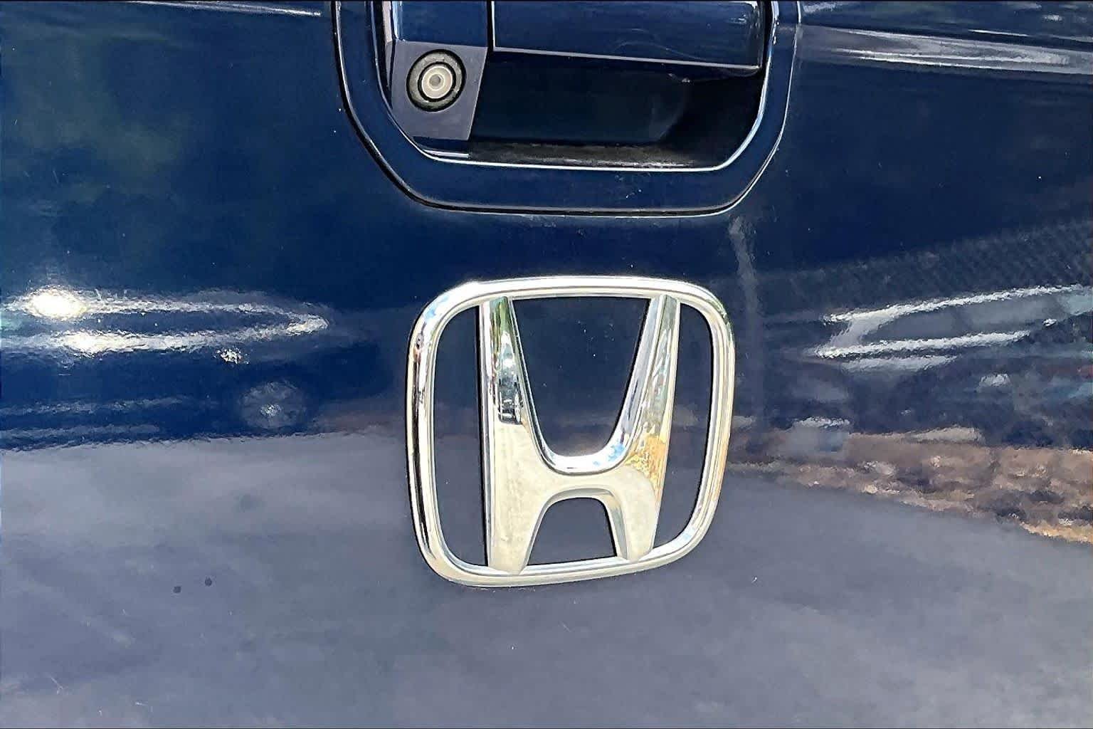 Used 2018 Obsidian Blue Pearl Honda RTL-E image 31