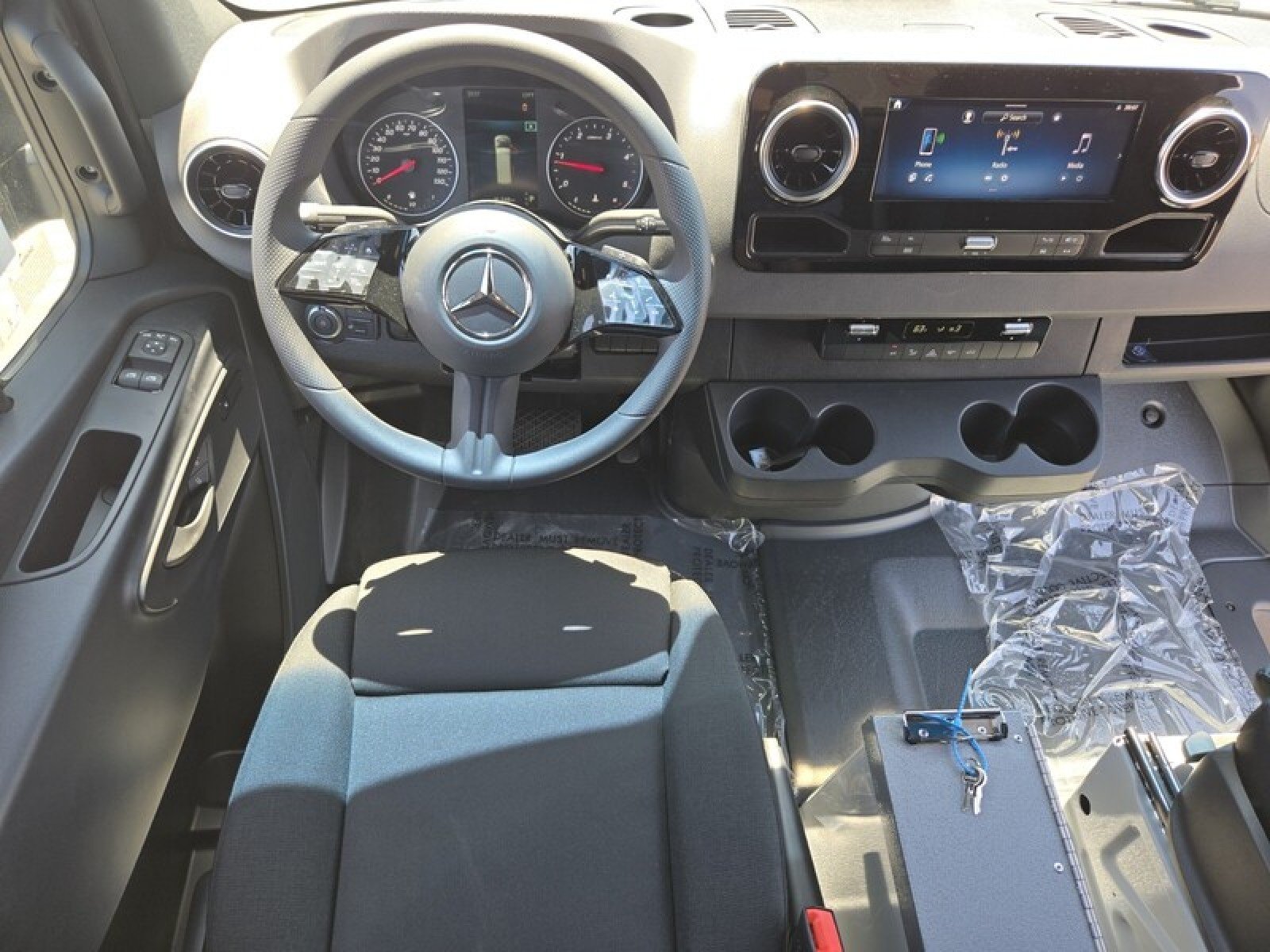 2025 Mercedes-Benz Sprinter Crew Van Base - Photo 18