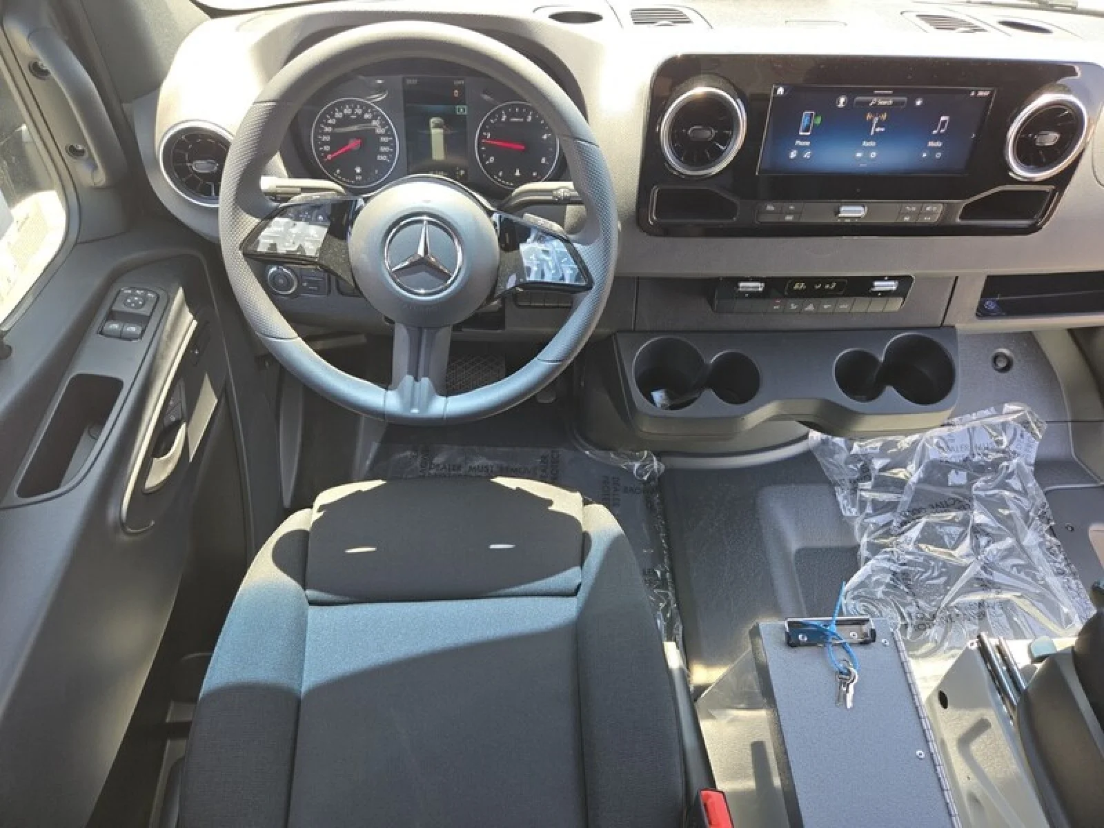 2025 Mercedes-Benz Sprinter Crew Van Base - Photo 18