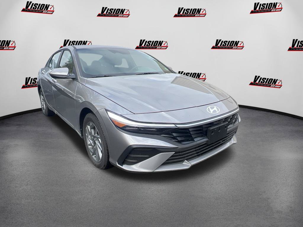 Certified Used 2025 Silver Hyundai Blue image 9