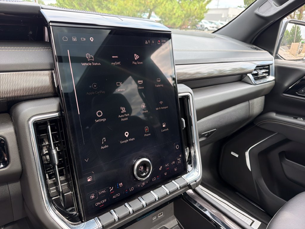 Used 2025 Sterling Metallic GMC Elevation image 19