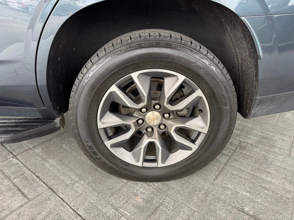 Used 2021 Gray Chevrolet LT image 4