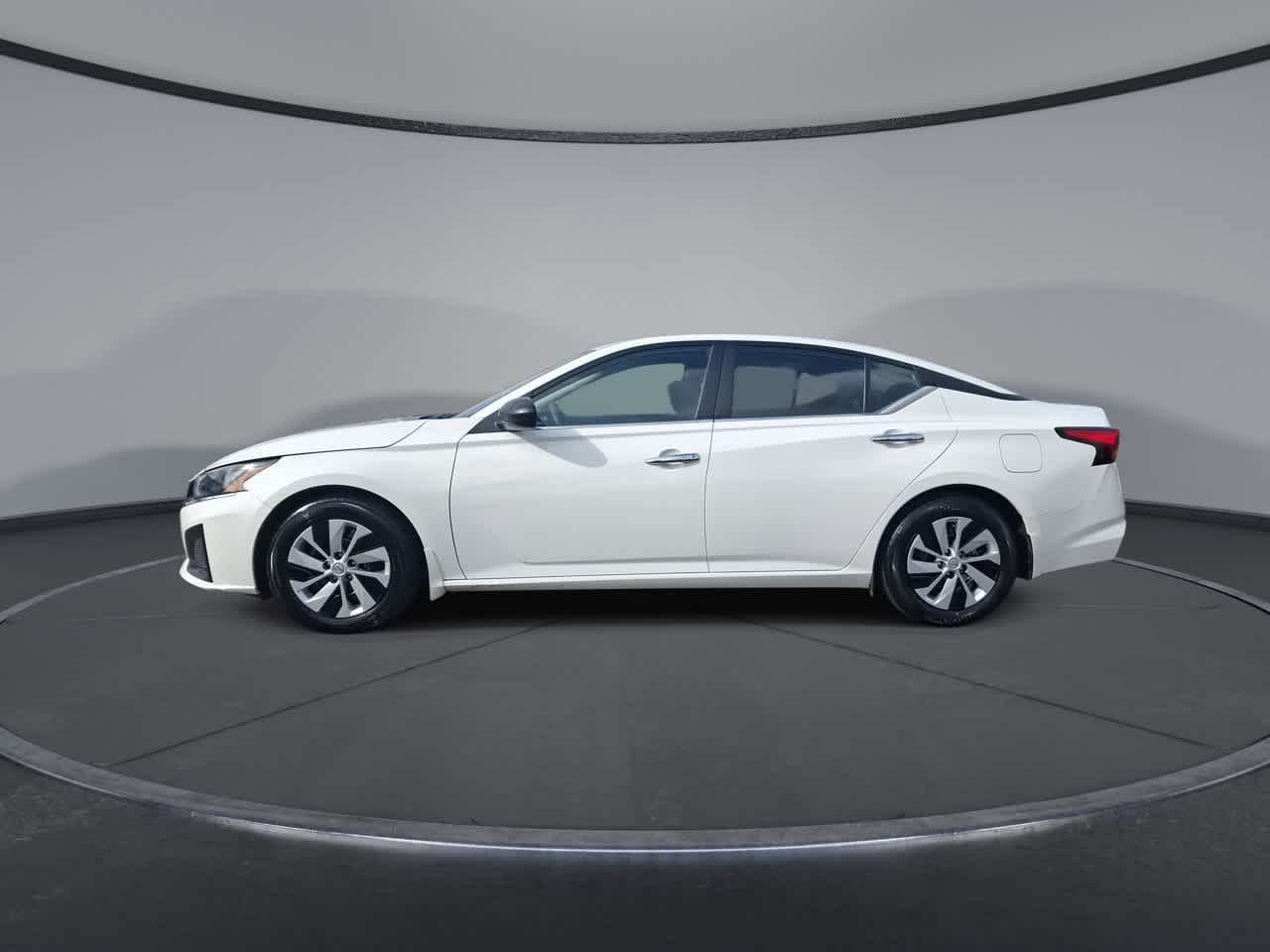 Certified Used 2024 Glacier White Nissan 2.5 S image 5