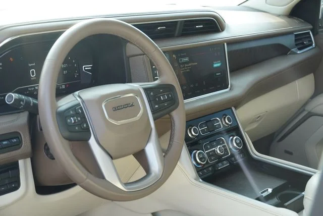 Used 2023 White GMC Denali image 19