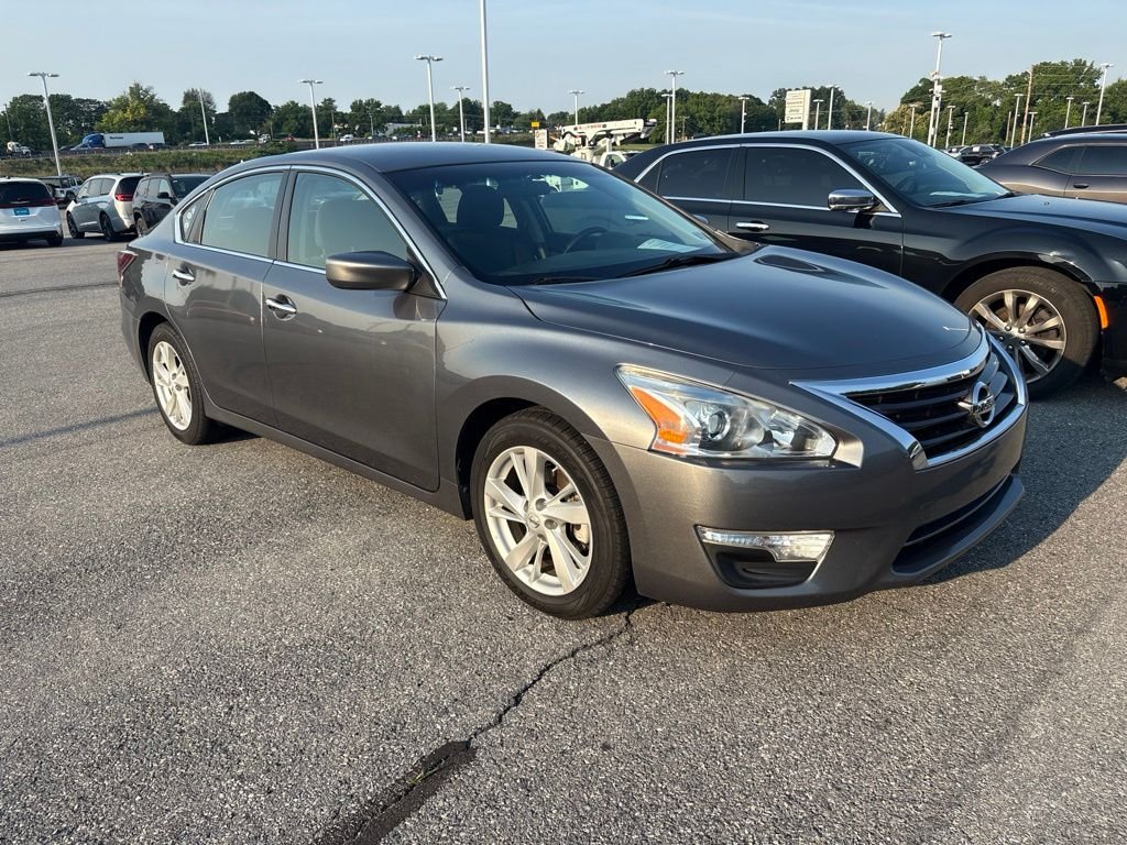 Used 2014 Gray Nissan 2.5 SV image 1