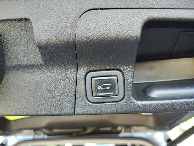 Used 2021 Gray GMC SLT image 31