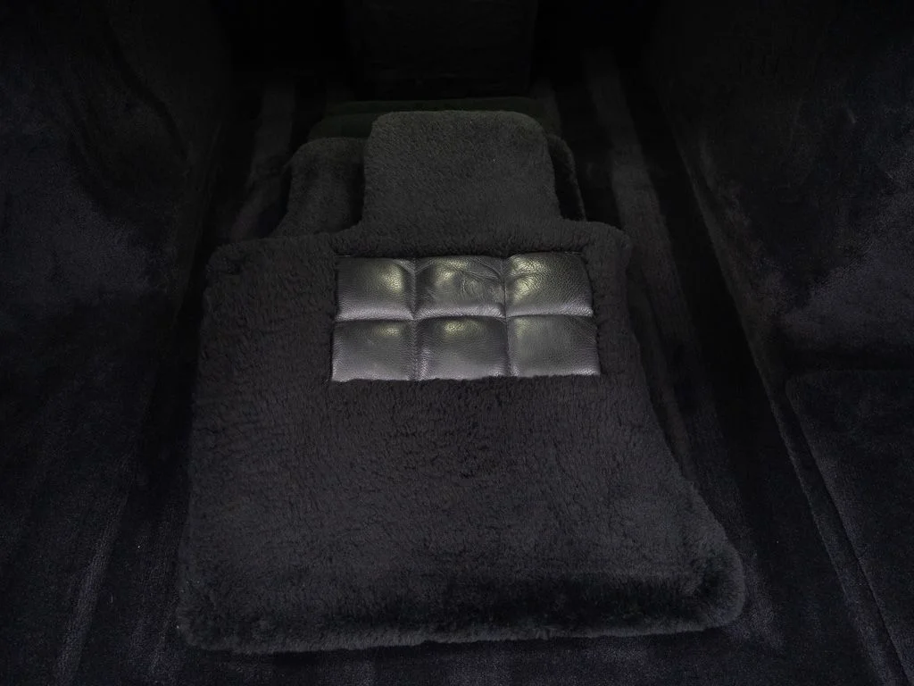 Certified Used 2023 Bespoke Crystal over Arctic White Rolls-Royce  image 54
