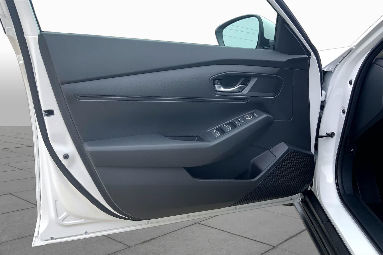 New 2026 Platinum White Pearl Honda LX image 10