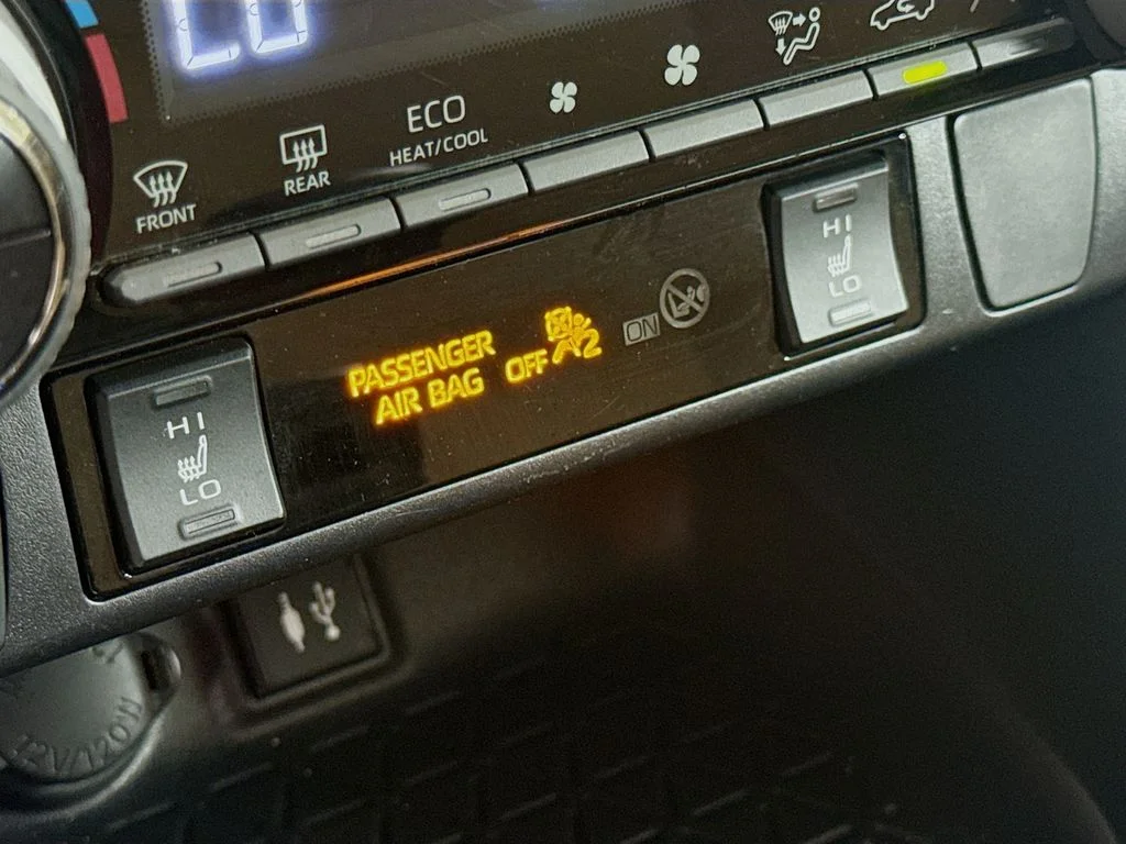 Used 2019 Super White Toyota XLE image 19