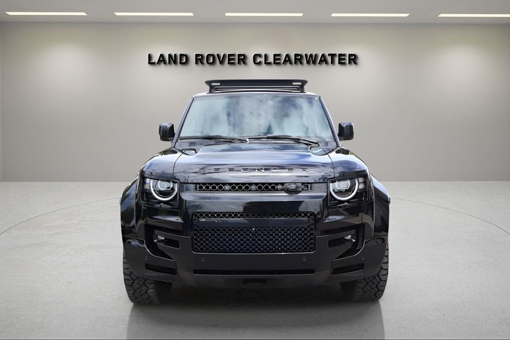 New 2026 Narvik Black LAND ROVER  image 8