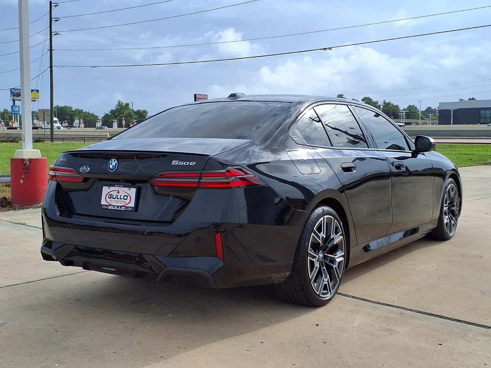 Used 2026 Black BMW 550e xDrive image 6