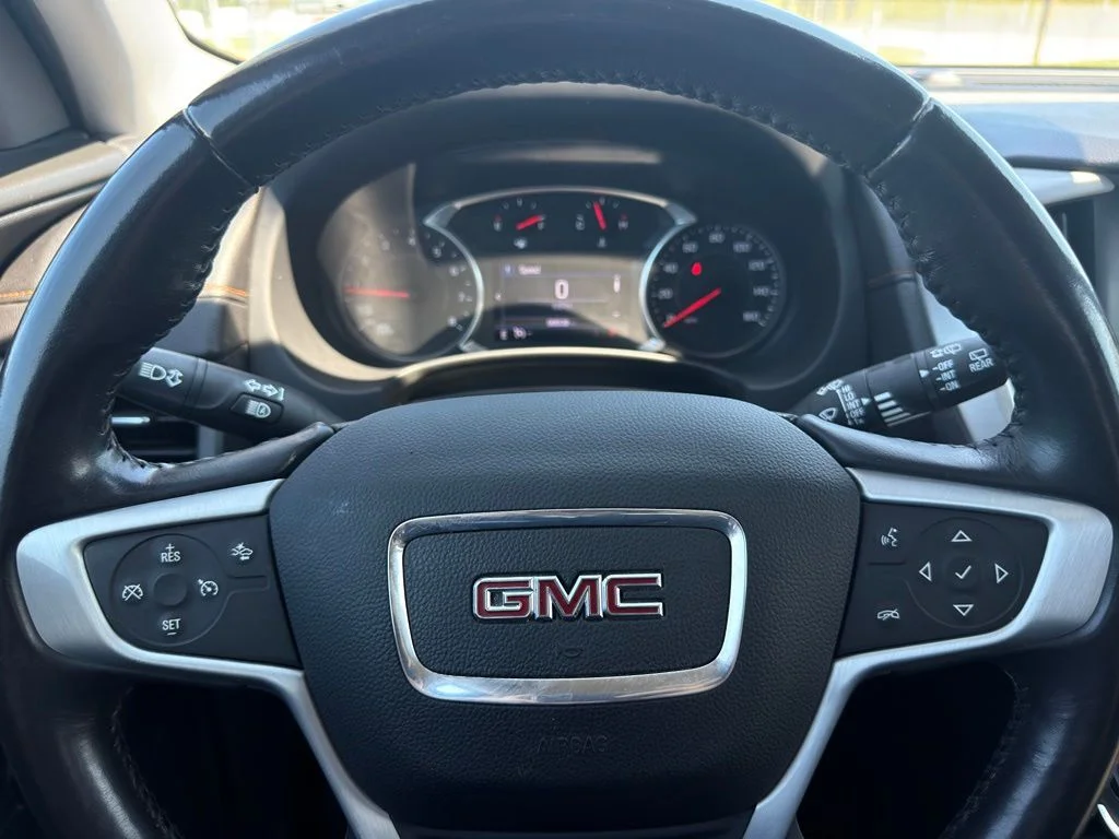Used 2020 Black GMC SLE image 33