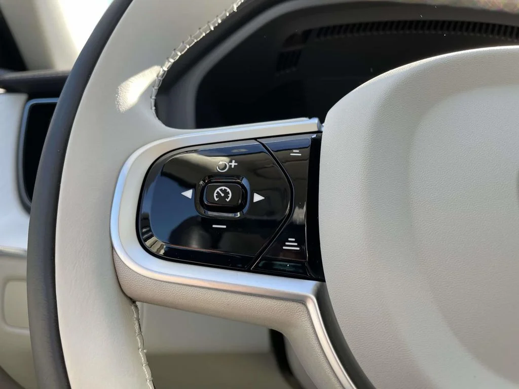 2026 Volvo XC60 Ultra - Photo 13