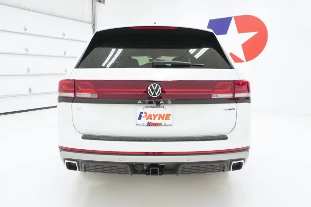 New 2026 Opal White Pearl Volkswagen 2.0T Peak Edition image 8