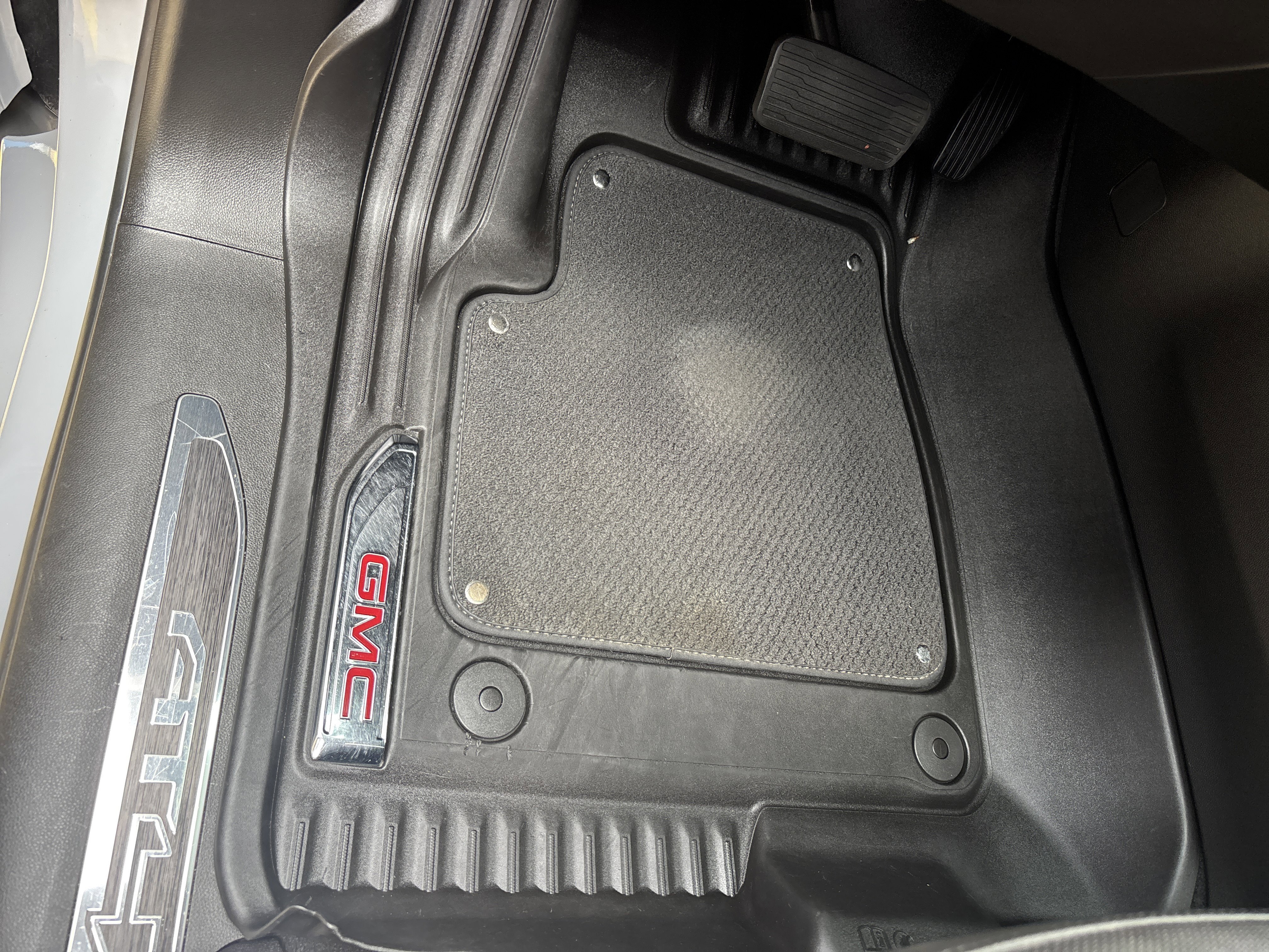 Used 2024 Thunderstorm Gray GMC AT4 image 31