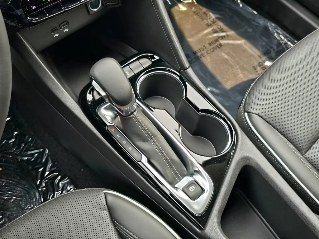 New 2026 White Frost Tricoat Buick Avenir image 17