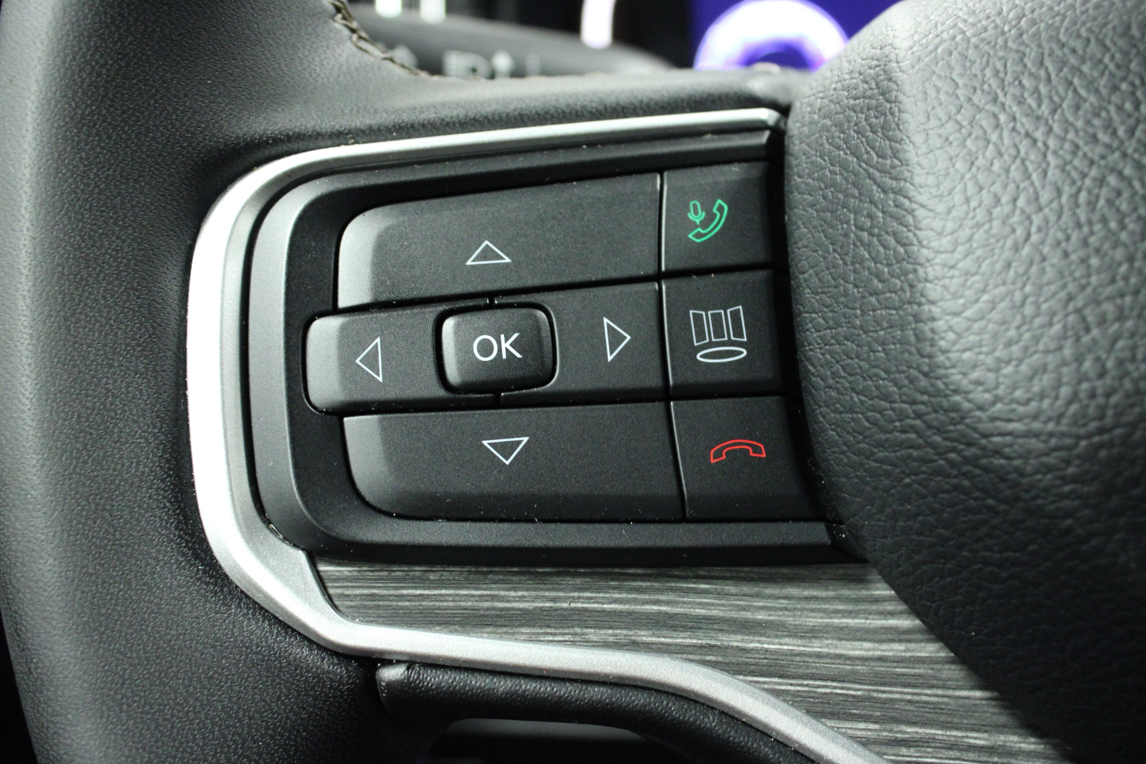 Used 2024 Baltic Gray Metallic Clearcoat Jeep Series II image 21