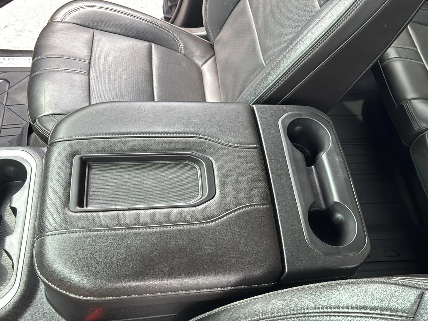 Used 2019 Black Chevrolet High Country image 23
