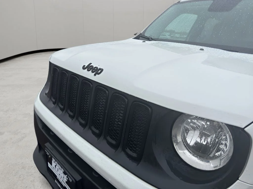 Used 2017 Alpine White Jeep Altitude image 29