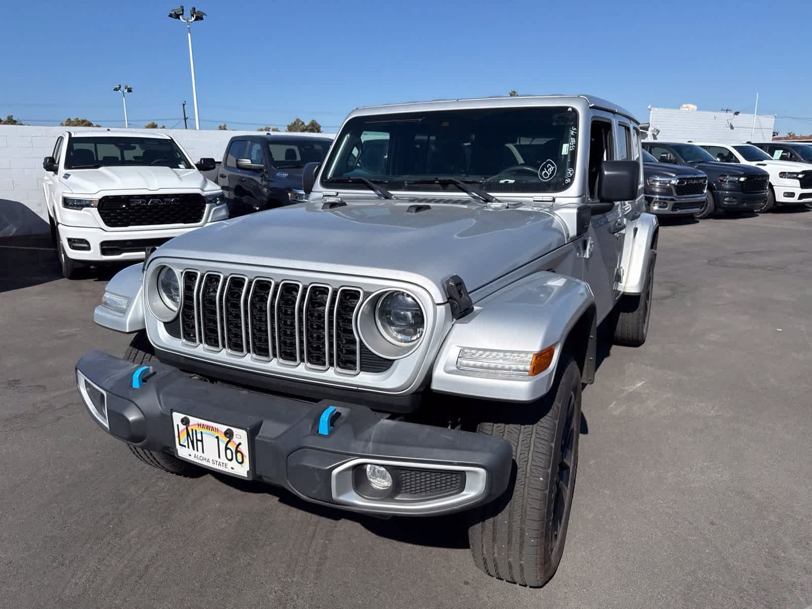 Used 2024 Silver Zynith Clearcoat Jeep Sahara image 2