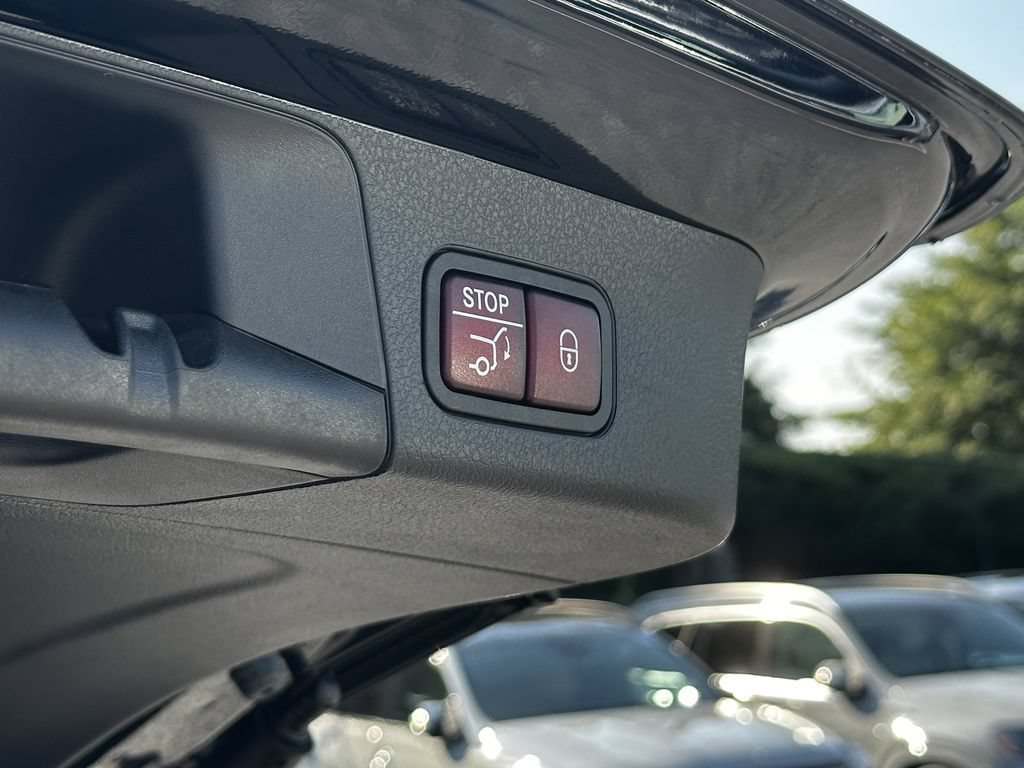 New 2026 Night Black Mercedes-Benz GLB 250 image 59