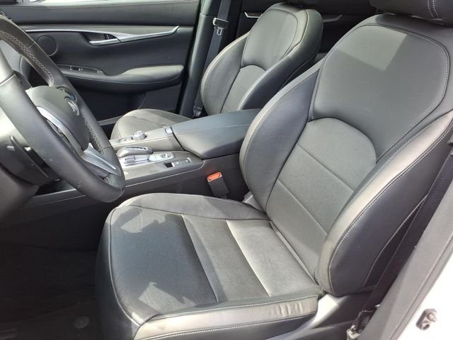 Used 2025 White INFINITI LUXE image 20