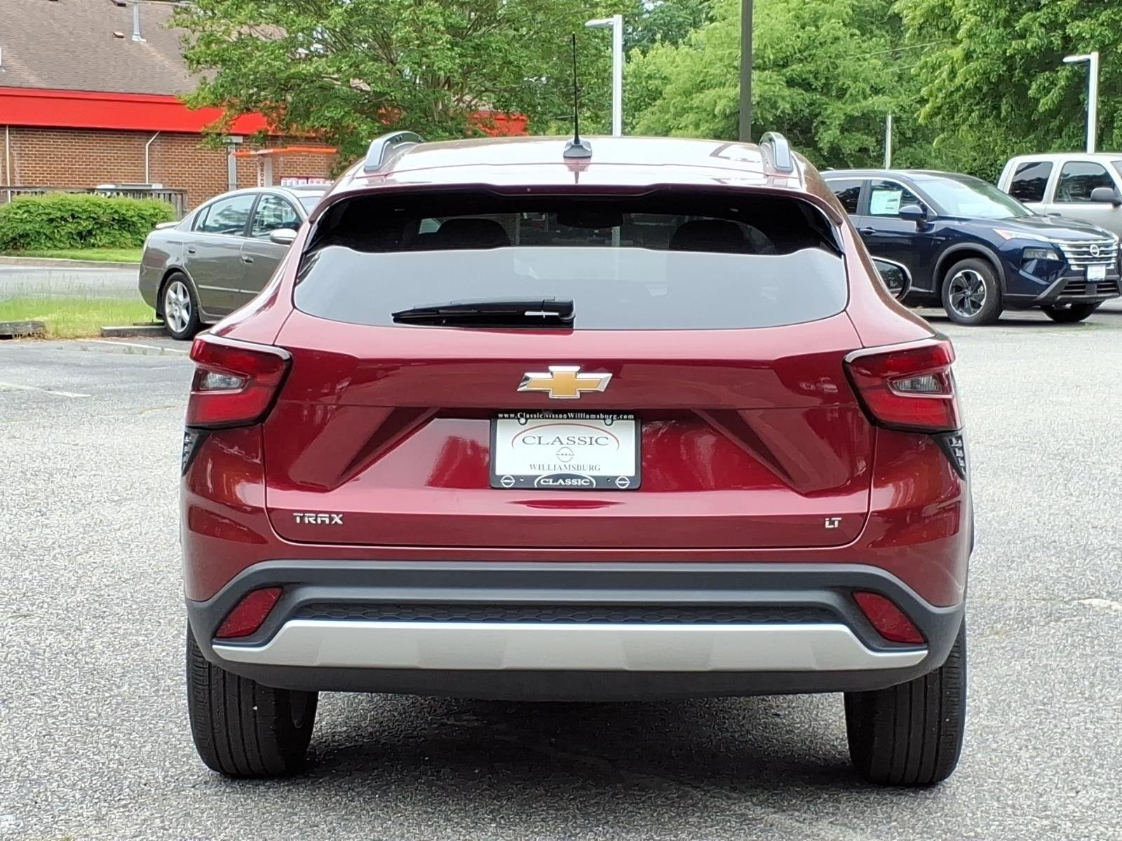 Used 2025 Crimson Metallic Chevrolet LT image 9