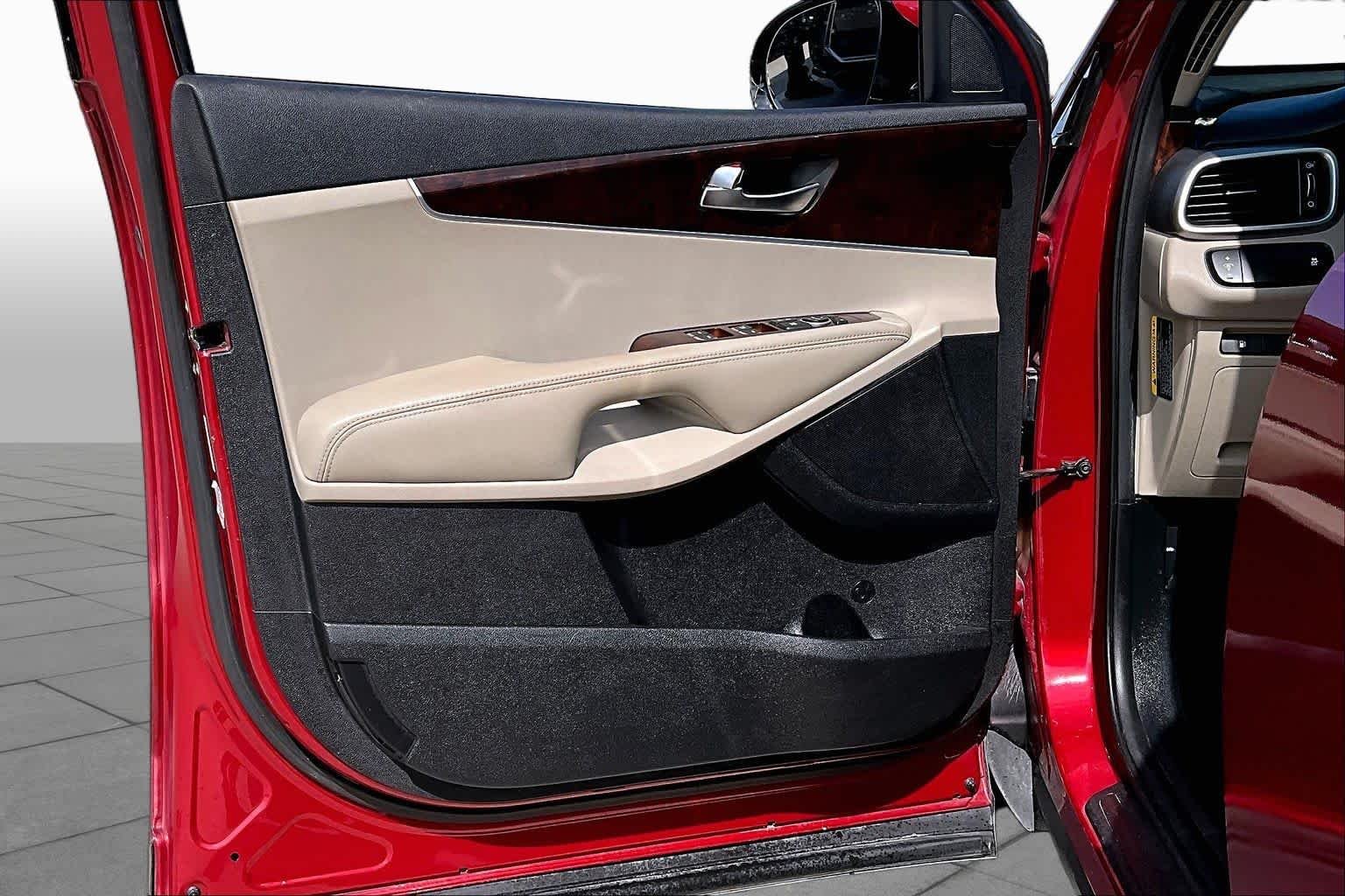Used 2017 Remington Red Kia LX V6 image 22