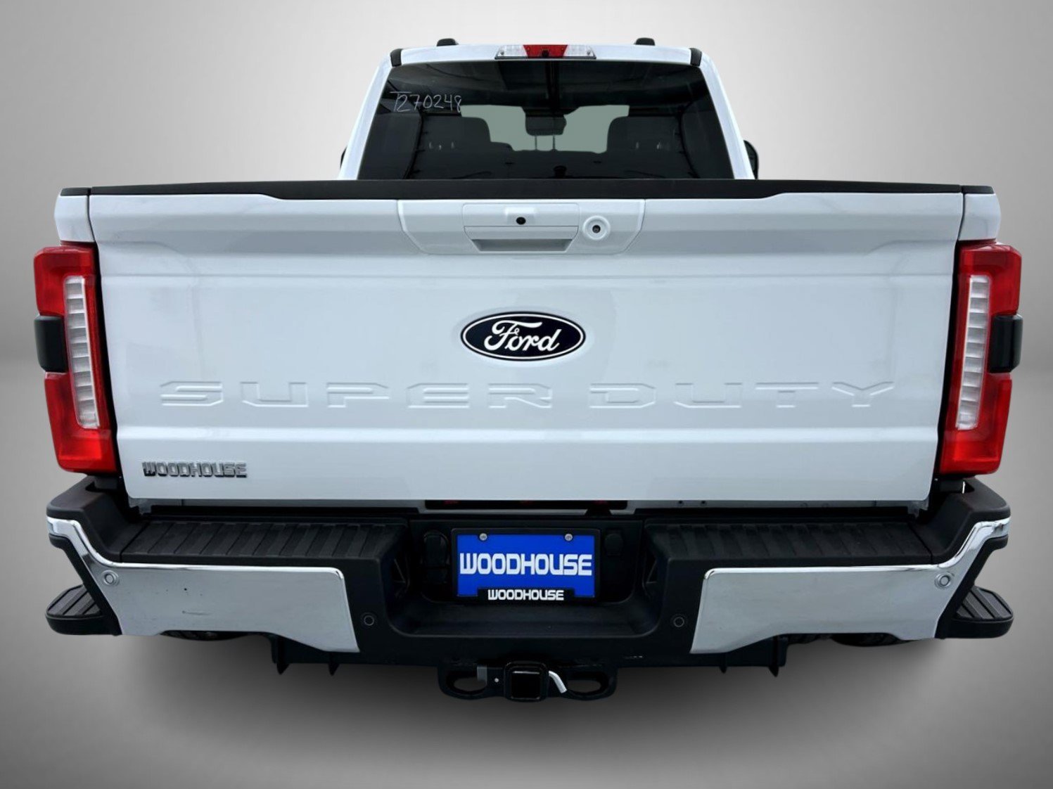 New 2027 Oxford White Ford XLT image 6