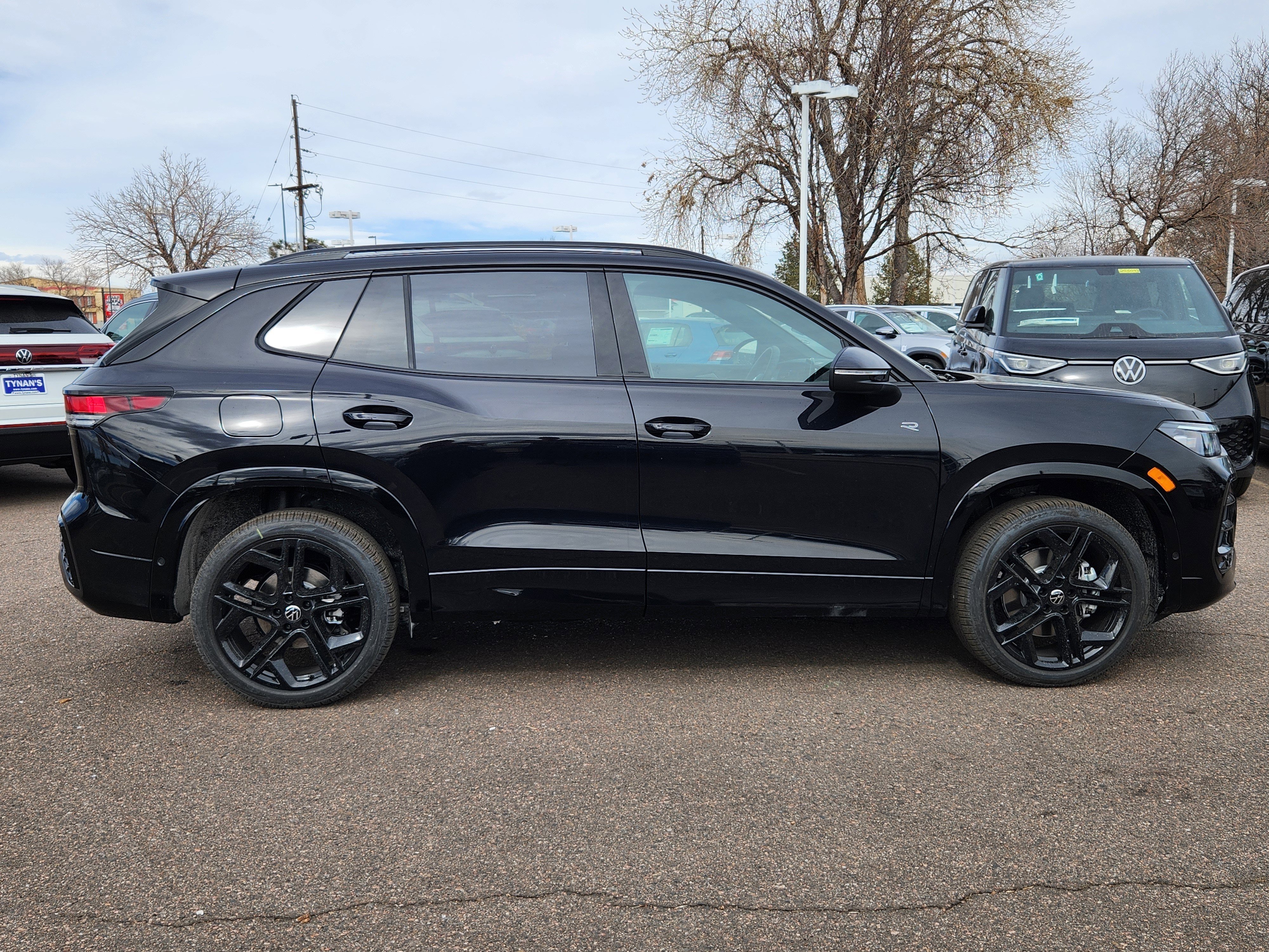 2026 Volkswagen Tiguan SE R-LINE BLACK