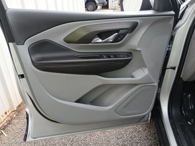 Used 2020 Silver GMC SLT image 42