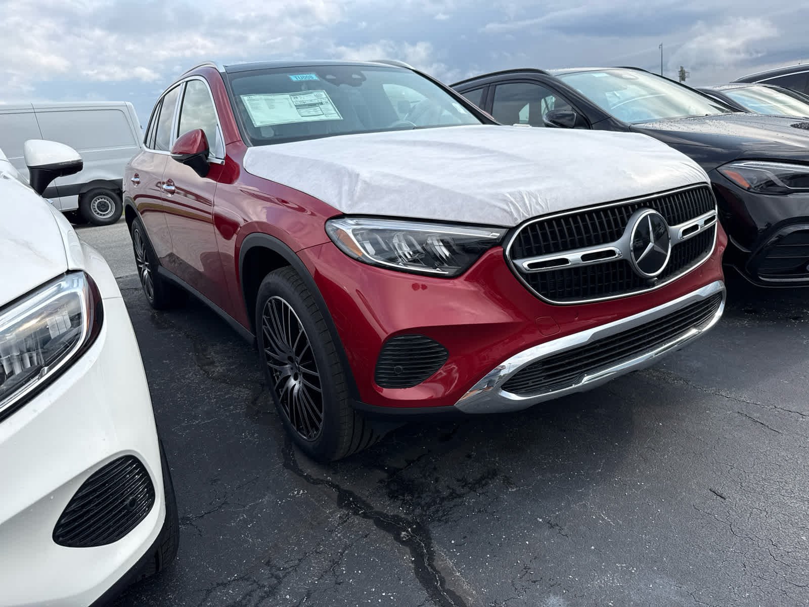 New 2027 MANUFAKTUR Patagonia Red Metallic Mercedes-Benz GLC 300 image 5