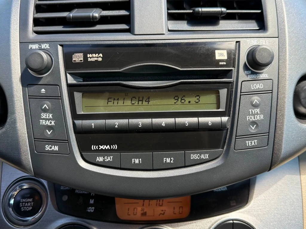 Used 2009  Toyota Limited image 15